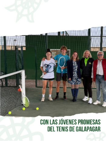 La alcaldesa, Carla Greciano, ha visitado al Club Élite Tenis Galapagar